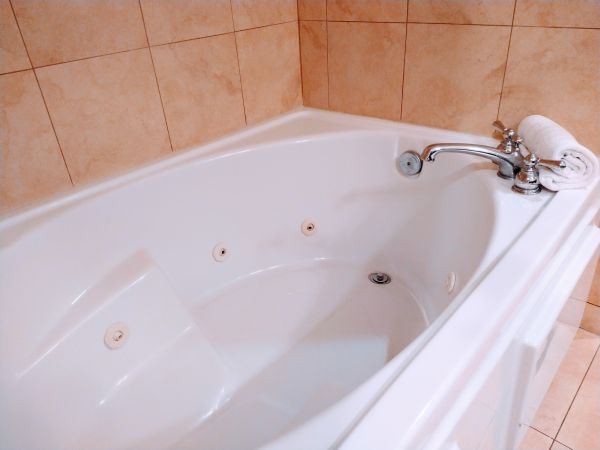 Professional Jetted Tub Replacement